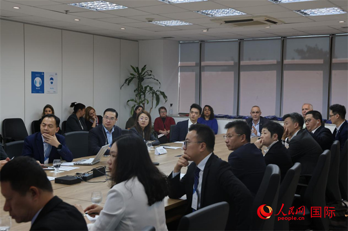 與會代表參與座談交流。人民網(wǎng)記者 時元皓攝