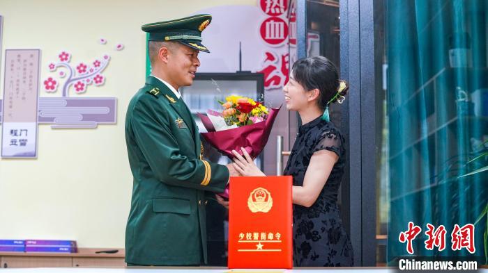 軍功章有你的一半?！堦愑?攝