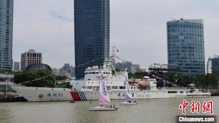 海事巡航救助船“海巡01”輪?？繃痛a頭，向公眾免費開放?！≈烨镬戆?攝