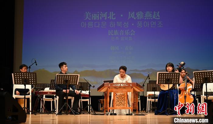 圖為音樂會現(xiàn)場?！∈谞栔袊幕行墓﹫D
