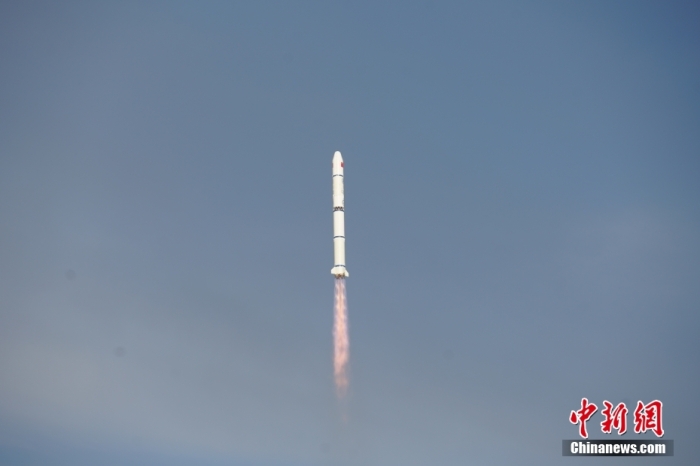 北京時(shí)間2023年8月9日6時(shí)53分，我國在太原衛(wèi)星發(fā)射中心使用長征二號丙運(yùn)載火箭，成功將環(huán)境減災(zāi)二號06星發(fā)射升空，衛(wèi)星順利送入預(yù)定軌道，發(fā)射任務(wù)獲得圓滿成功。此次任務(wù)是長征系列運(yùn)載火箭第482次飛行。馮陽 攝