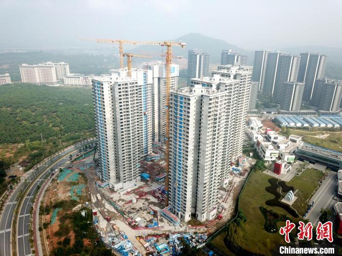 廣州一在建樓盤。 范少鵬 攝