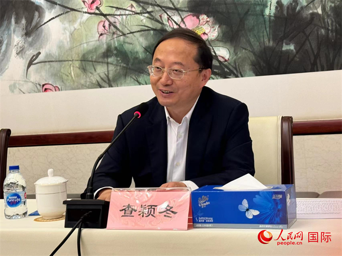 10月31日，蘇州市人民政府副市長查穎冬在第五屆中法文化論壇媒體吹風會上講話。（人民網(wǎng) 謝瑩攝）
