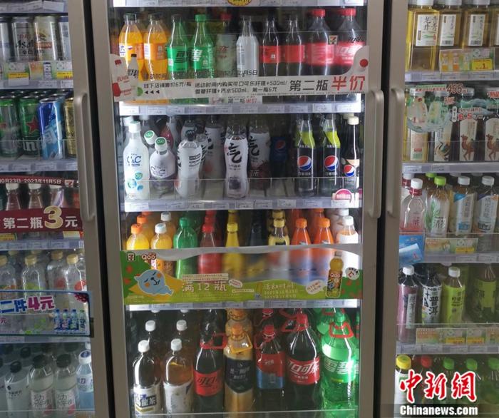 某便利店，最便宜的瓶裝飲料也在4元以上。<a target='_blank' href='/' ><p  align=