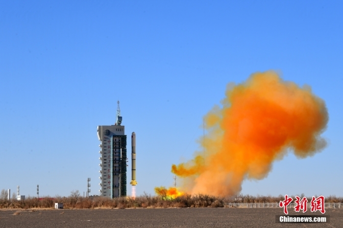 北京時(shí)間2023年11月16日11時(shí)55分，我國(guó)在酒泉衛(wèi)星發(fā)射中心使用長(zhǎng)征二號(hào)丙運(yùn)載火箭，成功將新一代海洋水色觀測(cè)衛(wèi)星發(fā)射升空，衛(wèi)星順利進(jìn)入預(yù)定軌道，發(fā)射任務(wù)獲得圓滿成功。此次任務(wù)是長(zhǎng)征系列運(yùn)載火箭第497次飛行。汪江波 攝