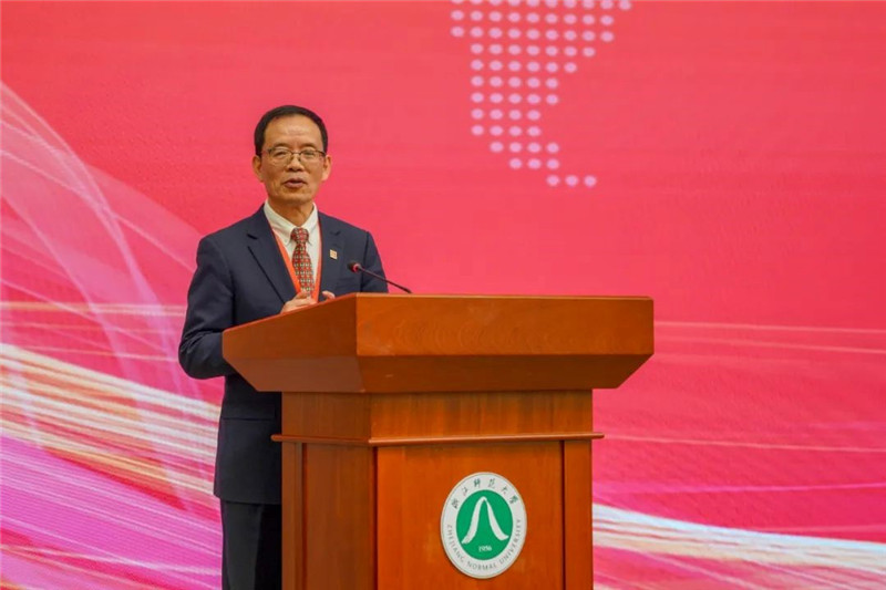 國務(wù)院學(xué)位委員會區(qū)域國別學(xué)學(xué)科評議組秘書長、浙江師范大學(xué)非洲研究院（非洲區(qū)域國別學(xué)院）院長劉鴻武致辭。主辦方供圖