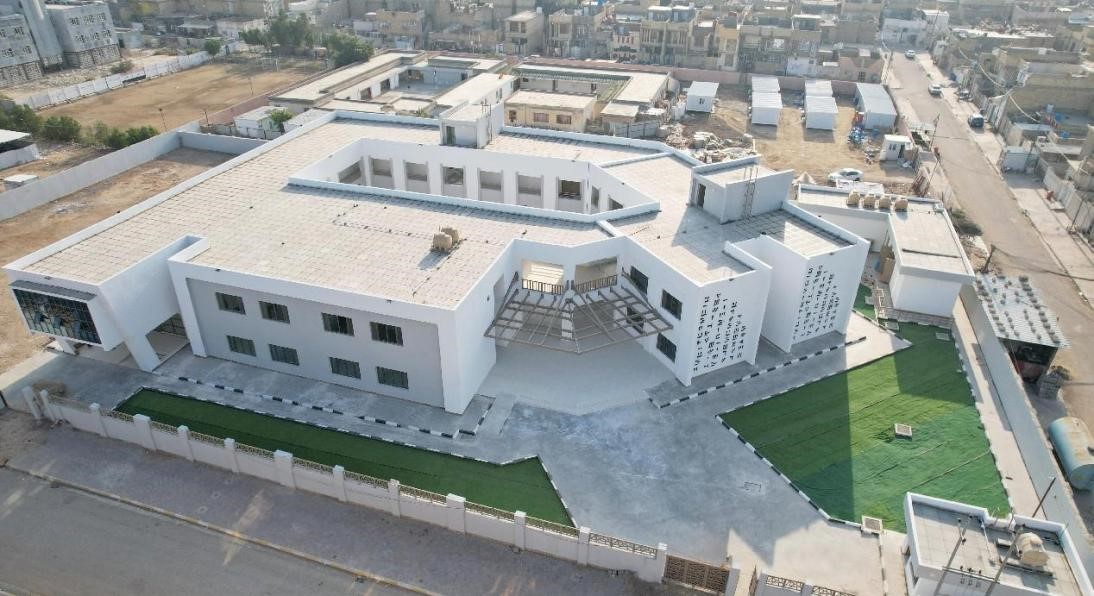 中國(guó)電建承建了679所伊拉克示范學(xué)校。圖為已經(jīng)竣工的伊拉克瓦西特省第20號(hào)學(xué)校。趙沖攝 中國(guó)電建供圖