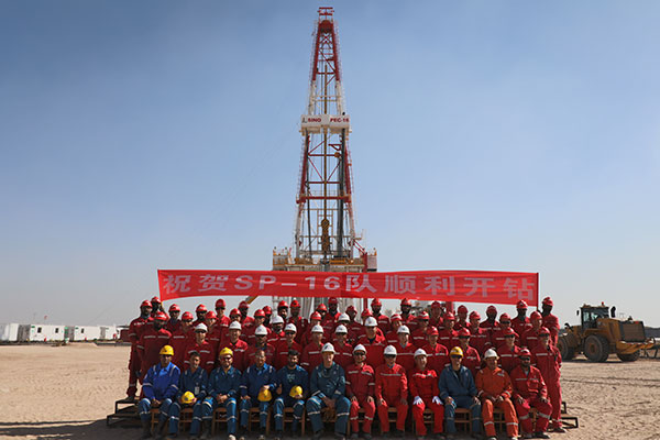 12月25日，中石化國工科威特分公司SINOPEC-16隊(duì)在科威特北部油區(qū)順利開鉆。中石化供圖