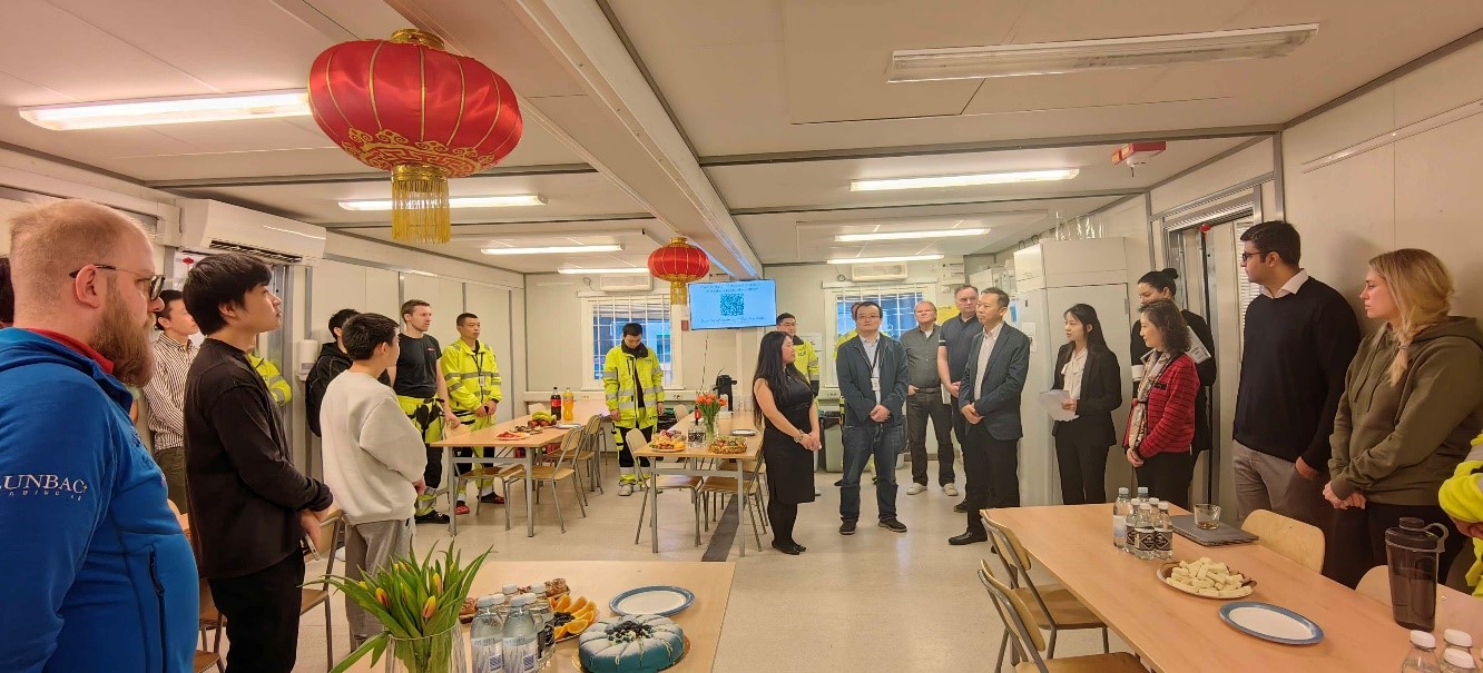 中國駐瑞典大使崔愛民走訪中鐵隧道局集團瑞典工程公司。中國駐瑞典大使館供圖
