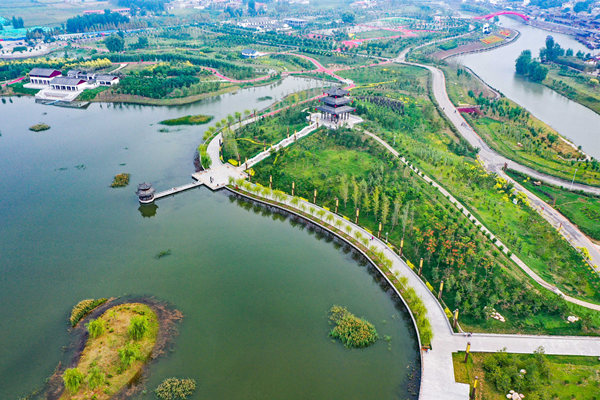 滏陽(yáng)河上游的磁縣如意湖濕地公園。閆洪圖攝