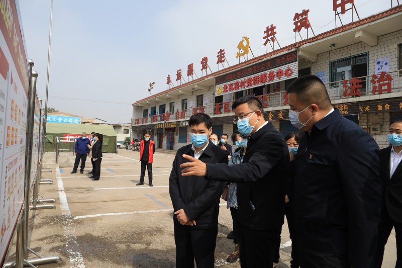 張農(nóng)壽在晉源街道北瓦窯村調(diào)研抓黨建促基層治理能力提升專項行動落實工作。