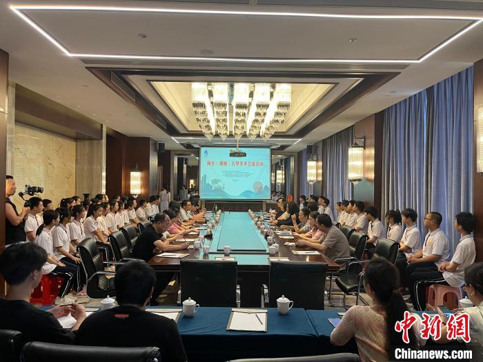 閩臺古琴技藝培訓交流活動同步舉行?！∪~國寶 攝