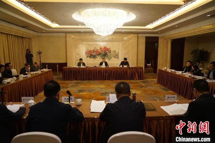 圖為座談會(huì)現(xiàn)場(chǎng)。　潘雨潔 攝