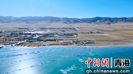 圖為冬日青海湖。李江寧攝