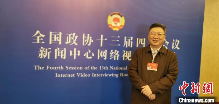 圖為全國政協(xié)委員、青海省統(tǒng)戰(zhàn)部部長公保扎西。受訪者供圖