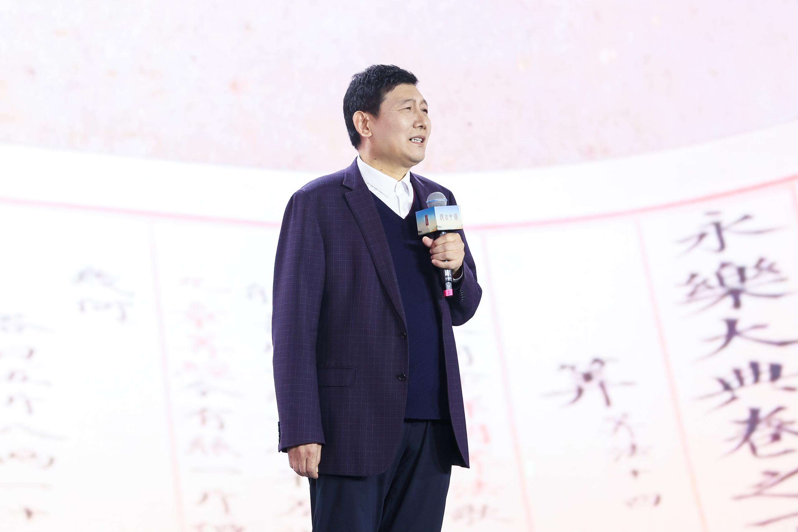 山東大學(xué)文學(xué)院講席教授、《文史哲》主編杜澤遜。人民視頻供圖