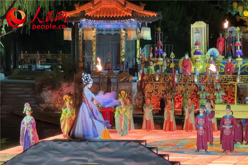 《長恨歌》演出現(xiàn)場。人民網(wǎng)記者 李志強(qiáng)攝