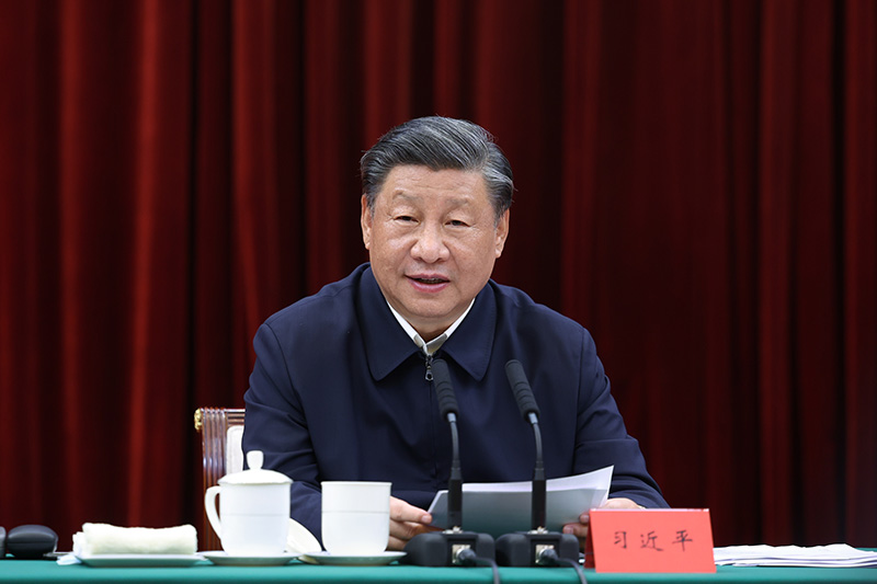 2023年10月12日下午，中共中央總書記、國家主席、中央軍委主席習(xí)近平在江西省南昌市主持召開進(jìn)一步推動長江經(jīng)濟(jì)帶高質(zhì)量發(fā)展座談會并發(fā)表重要講話。新華社記者 鞠鵬 攝