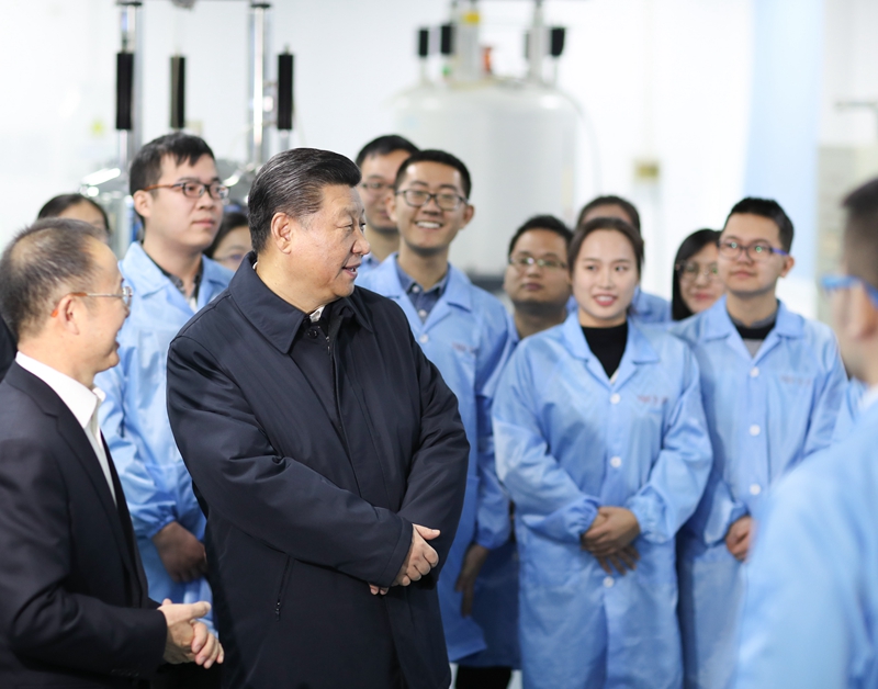 2019年1月17日，習(xí)近平在天津南開大學(xué)元素有機(jī)化學(xué)國家重點(diǎn)實(shí)驗(yàn)室同師生親切交流。