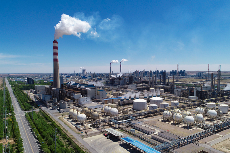 2021年5月16日拍攝的寧夏寧東能源化工基地。