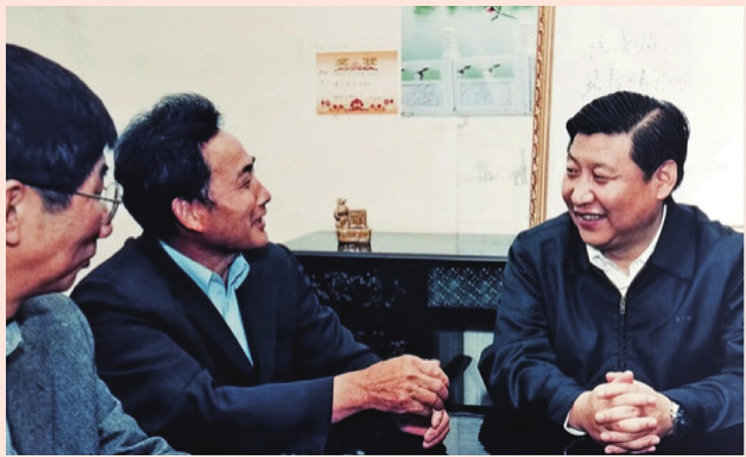 2003年4月24日，時任浙江省委書記習(xí)近平在浙江下姜村調(diào)研。