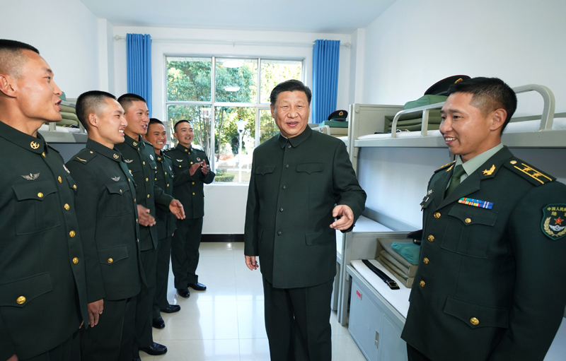 2020年1月19日，習(xí)近平主席視察駐云南部隊(duì)，深入邊防一線，看望慰問(wèn)官兵。