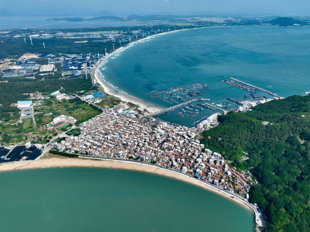 這是2024年10月16日拍攝的福建省漳州市東山縣澳角村（無人機照片）。新華社記者姜克紅攝