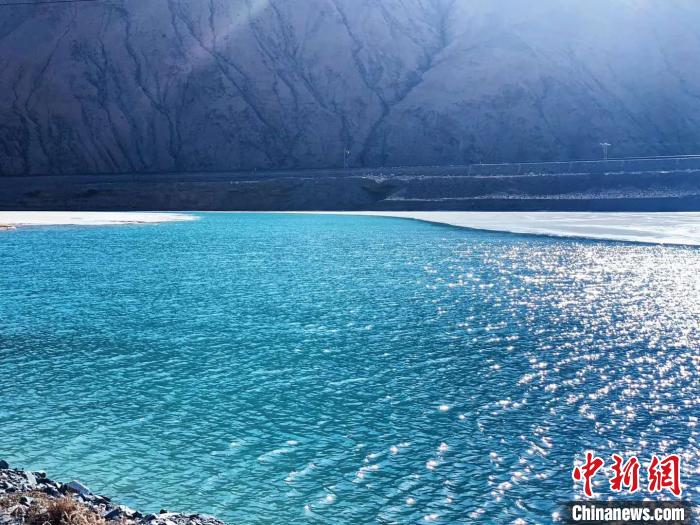 長(zhǎng)江源頭河流、湖泊、濕地實(shí)現(xiàn)常態(tài)化巡查巡護(hù)