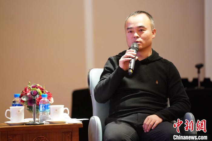 圖為<a target='_blank' >中新社</a>青海分社社長胡鐘藝就加強瀾湄流域新聞報道發(fā)表觀點?！√K丹 攝