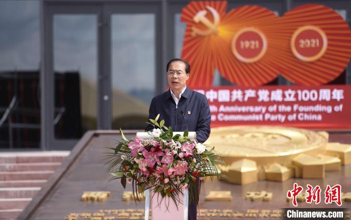 圖為中共青海省委常委、秘書長于叢樂致辭?！￡愇哪?攝