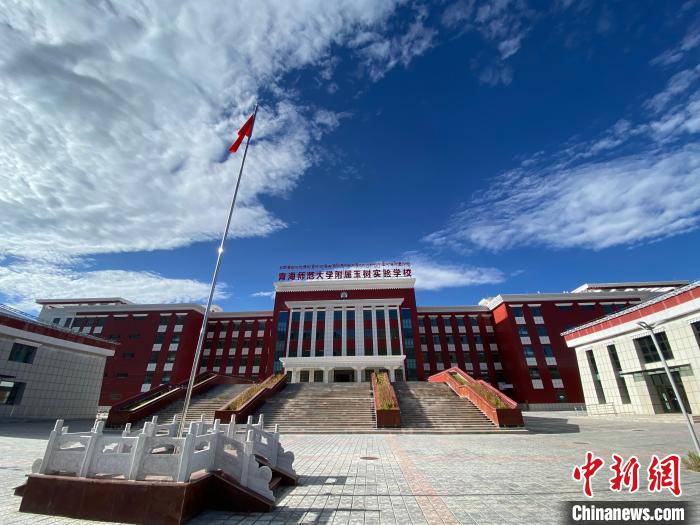 瀾滄江畔開出“教育格?；ā保含F(xiàn)代教育和生態(tài)教育并重