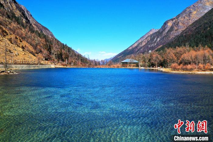 畢棚溝景區(qū)風(fēng)光?！“苍?攝