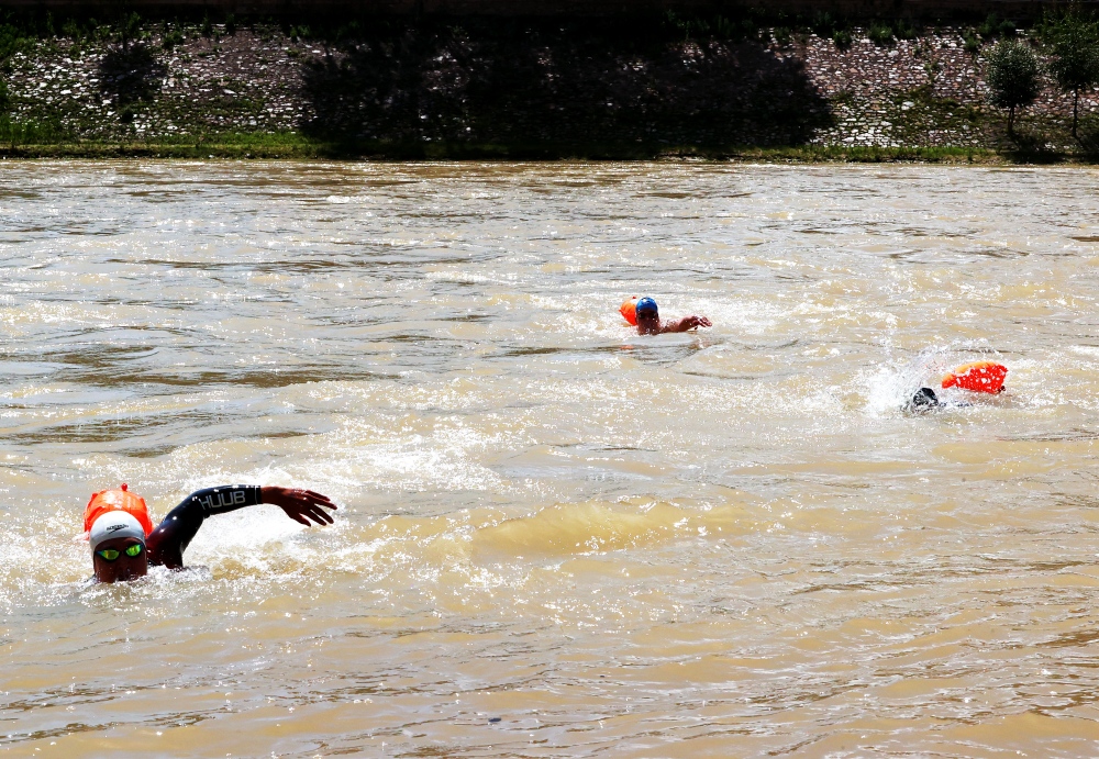 秘境果洛——瑪沁站。薛蒂攝
