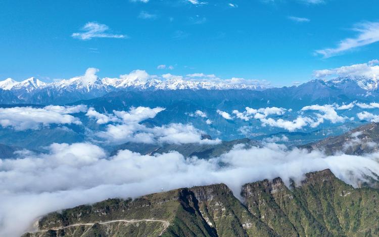 臺(tái)灣青年：尋美川藏線是令人震撼和難忘的旅程