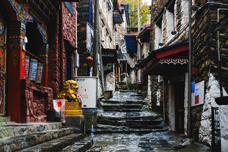 臺(tái)灣青年：尋美川藏線是令人震撼和難忘的旅程