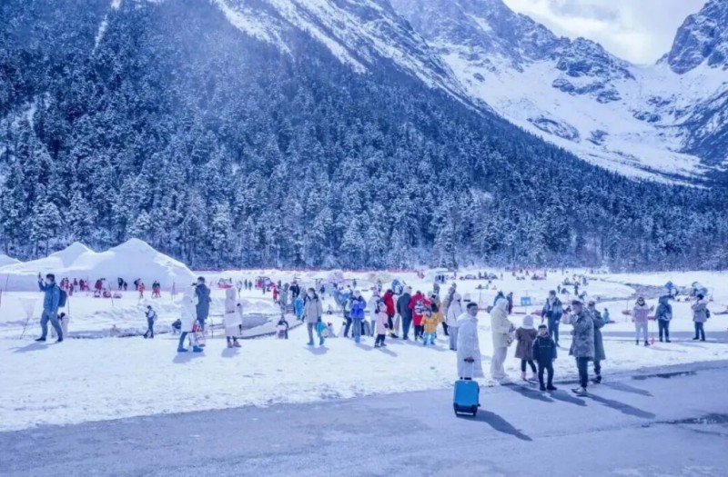 太子嶺滑雪場(chǎng)。阿壩州文廣旅局供圖