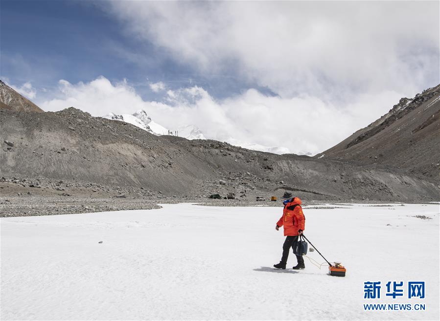 （新華全媒頭條·圖文互動(dòng)）（8）往更高處長(zhǎng)、往長(zhǎng)春北京方向移動(dòng)——來自海拔8848.86米的報(bào)告