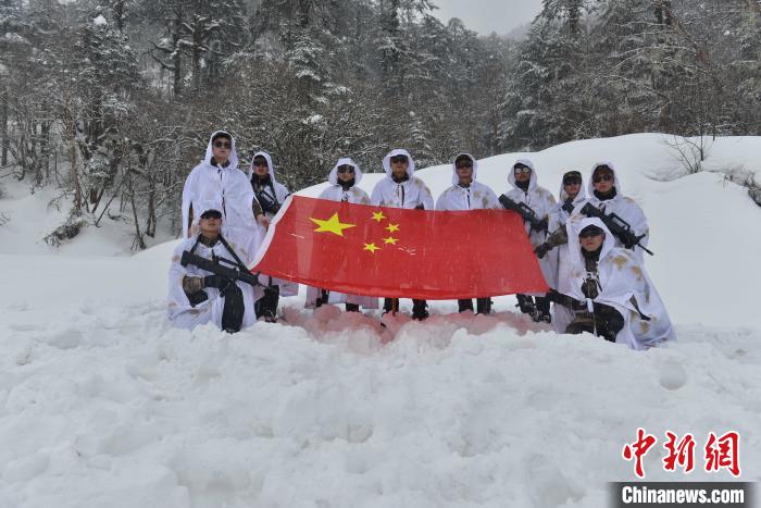 圖為主權(quán)宣誓。　楊靜 攝