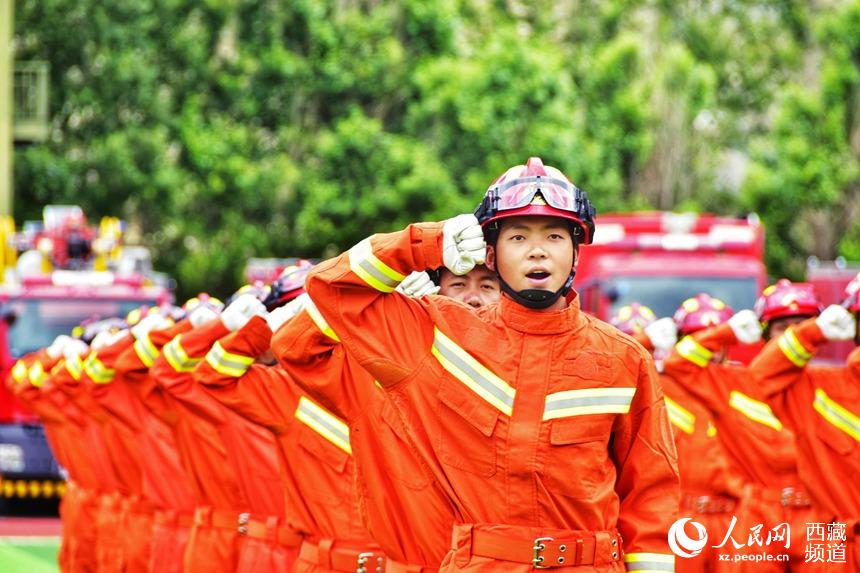 誓師大會(huì)現(xiàn)場。人民網(wǎng) 李海霞 攝