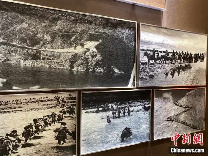 紅樓內(nèi)展廳，圖為昌都戰(zhàn)役中的人民解放軍。彭寧鈴 攝