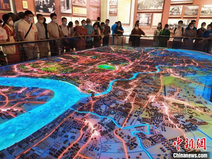 日喀則文化與旅游管理工作者上?！叭〗?jīng)”領(lǐng)悟生態(tài)旅游內(nèi)涵