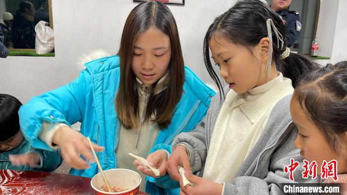西藏戍邊民警：一想到孩子，心就瞬間柔軟了