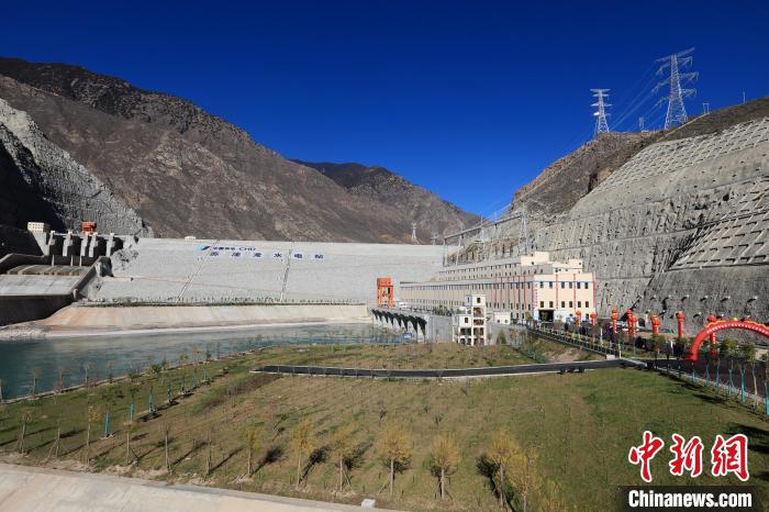 圖為金沙江上游蘇洼龍水電站。　王磊 攝