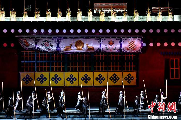 3月17日，西藏拉薩，《文成公主》大型史詩(shī)劇演出現(xiàn)場(chǎng)?！±盍?攝