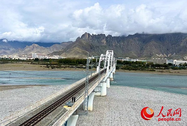 拉薩河特大橋。張敏穎 攝