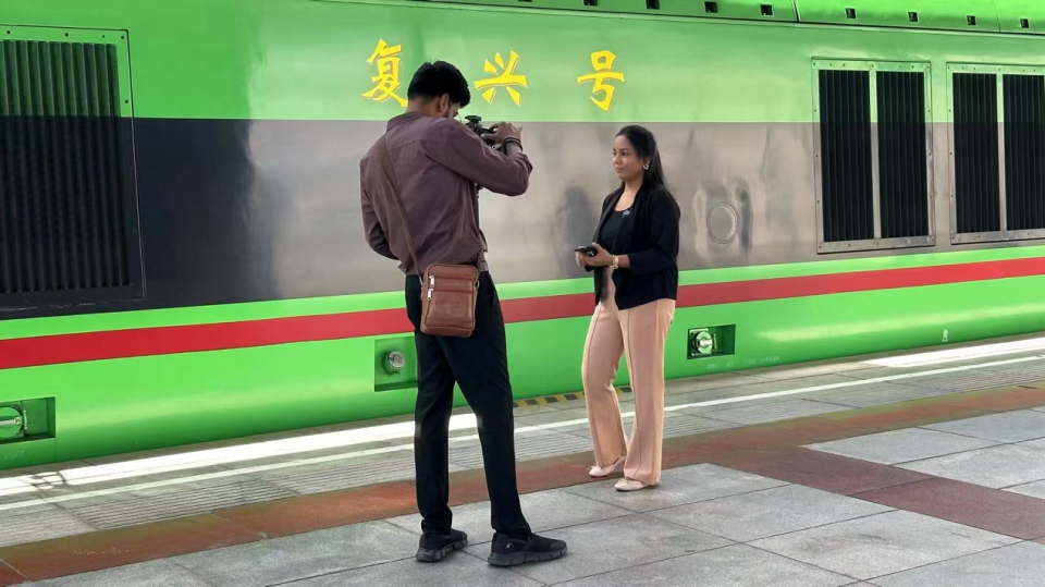 “中國在保護自然環(huán)境的同時實現(xiàn)了高度現(xiàn)代化！” ——多國記者眼中的現(xiàn)代西藏_fororder_圖片4