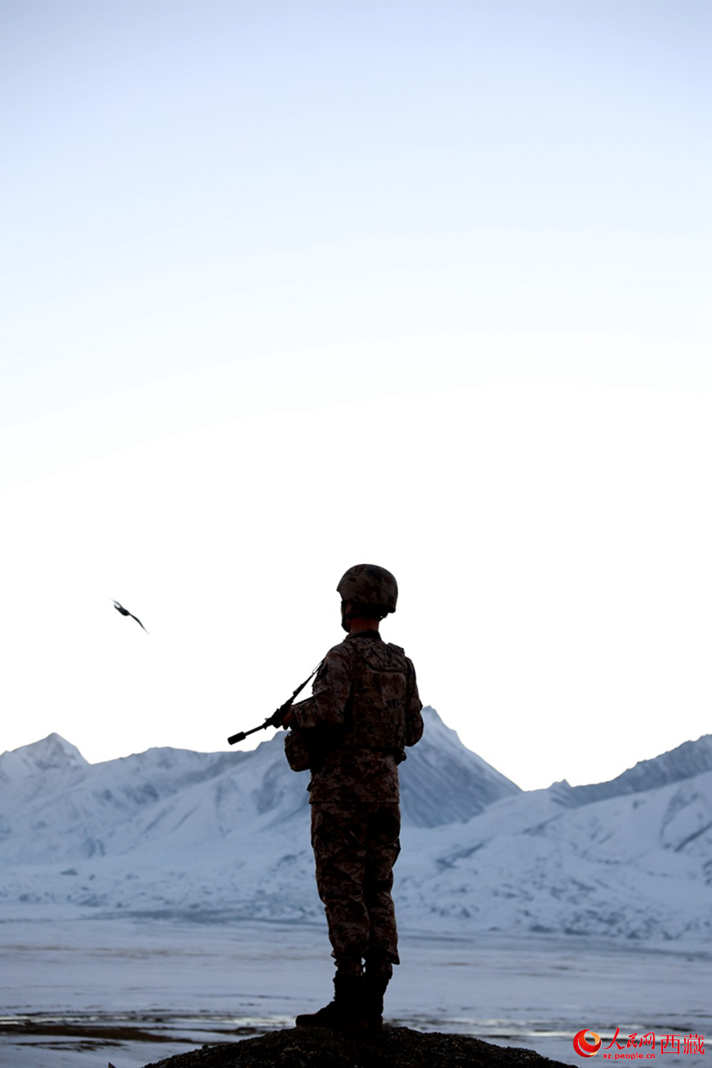 官兵在站崗。人民日報記者 瓊達卓嘎攝