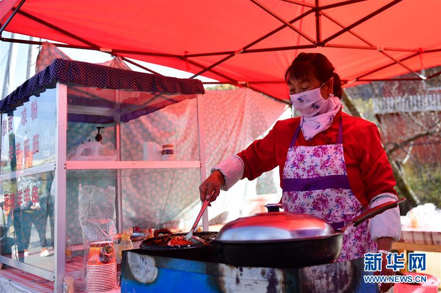 （全面建成小康社會“百城千縣萬村調(diào)研行”·圖文互動）（6）青?？柎澹骸肮夤鞔濉钡娜A麗轉(zhuǎn)身