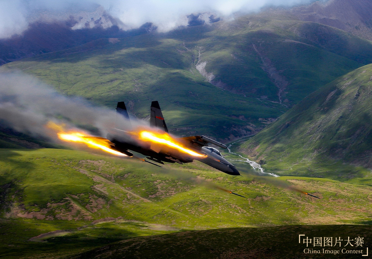 世界屋脊——我伴戰(zhàn)機(jī)凌空出擊